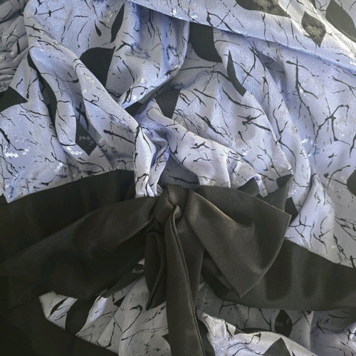 Women's clothing set like new with pattern