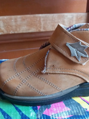 Children's beige boots new, size 26 for boys