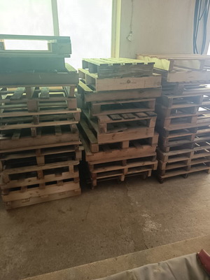 Wooden pallets in various sizes