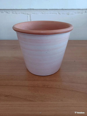 Terracotta flowerpot like new, height 11.5 cm, opening 13.5 cm