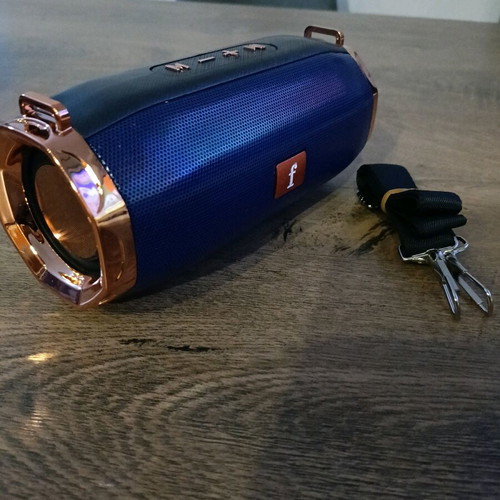 Wireless Bluetooth speaker new with T-Flash, USB support and stereo sound