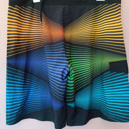 Hurley Phantom board shorts XXL, black with rainbow warp design