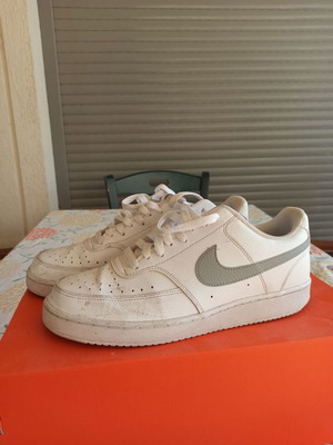 Nike sneakers size 42 used, white with grey logo