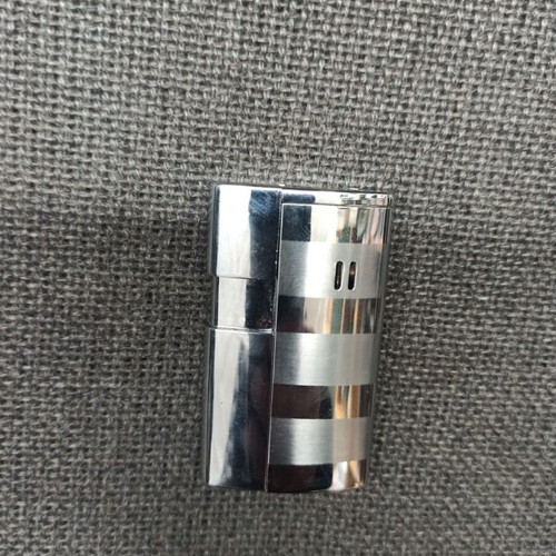 Gas lighter new, windproof with case