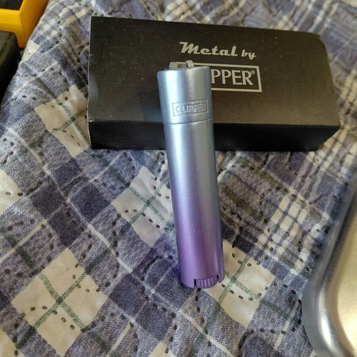 Clipper Metal Icy Gradient lighter new with metal case