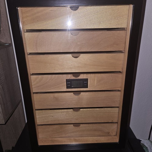 GERMANUS cigar humidor with 7 drawers, lock and hygrometer