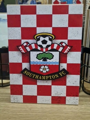 Wooden Southampton decorative plaque like new, 13×18