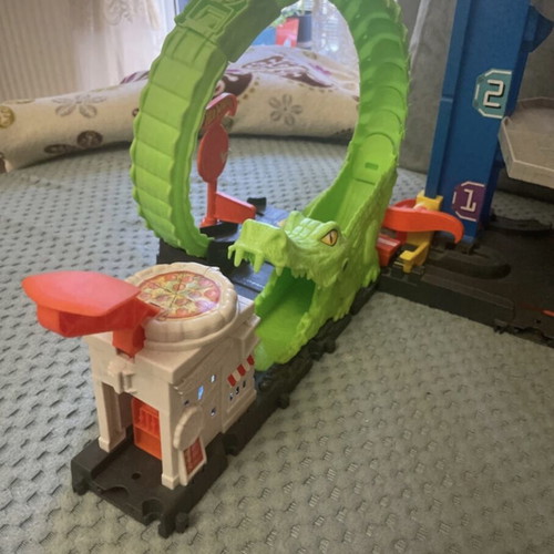 Hot Wheels set like new