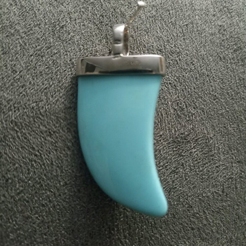 Silver pendant necklace like new