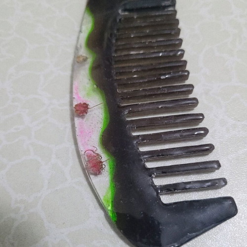 Resin comb like new