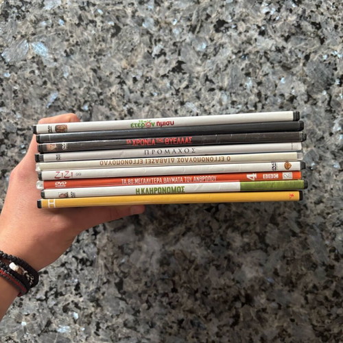 DVD movies like new, large collection with cases