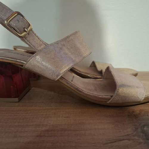 Patricia Miller sandals size 41 like new