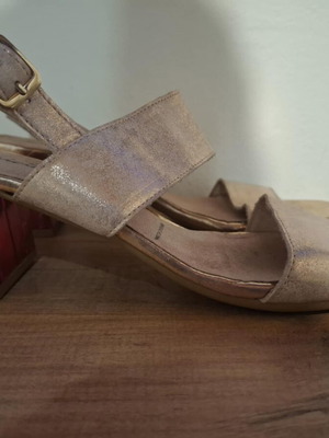 Patricia Miller sandals size 41 like new
