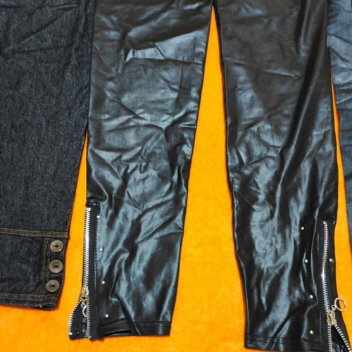Set of 4 elastic leggings Large new with unique designs