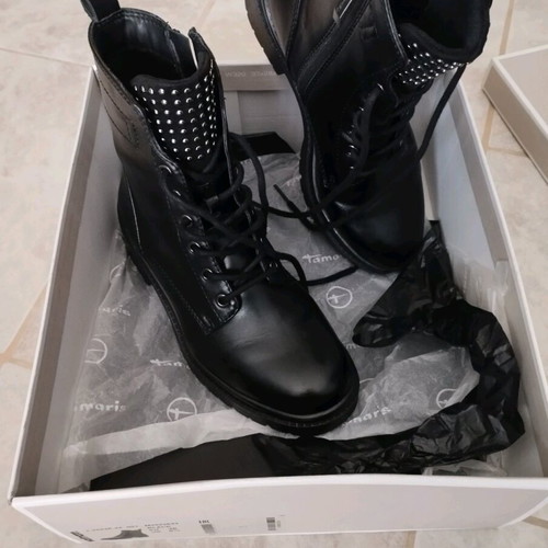 Tamaris ankle boots like new, size 36, black with studs