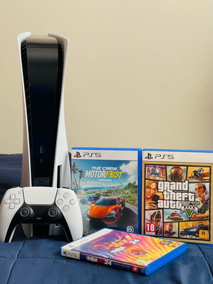 Playstation 5 Disc Edition like new with controller and 3 games