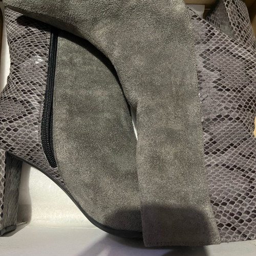 Celebrity ankle boots gray suede and croco used, size 38