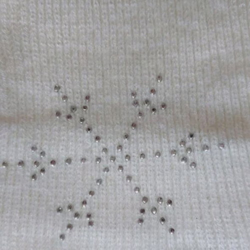 Children's hat like new, white knit with snowflake design