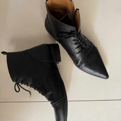Labrini leather ankle boots used with laces, size 40, black