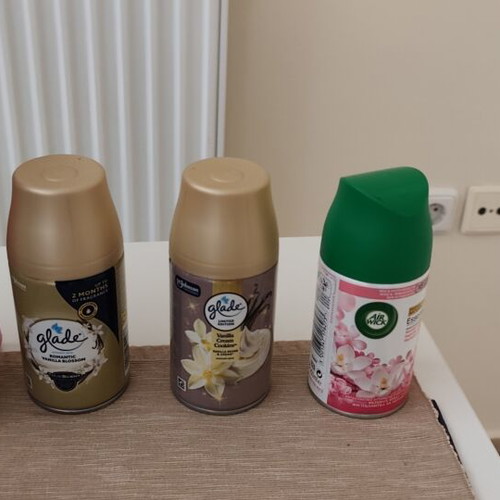 Glade Automatic Spray set with device and 3 refills new
