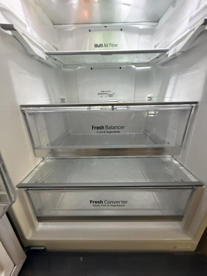 LG Refrigerator Freezer 375 lt Total No Frost Inox like new