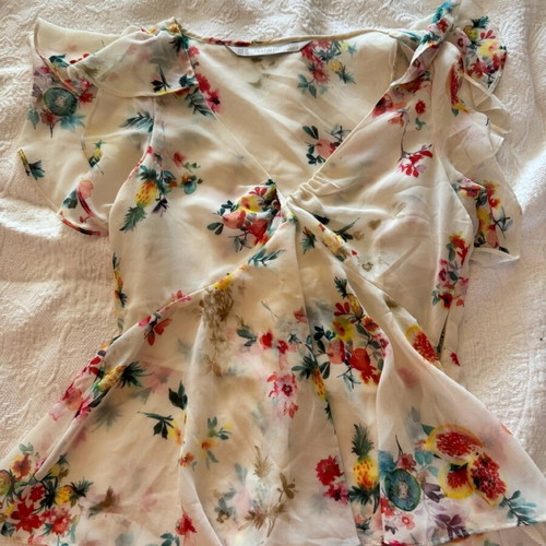 Zara blouse airy like new with flowers and zipper