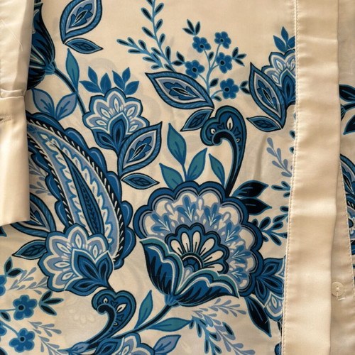Zara shirt with blue floral pattern size medium fits large like new