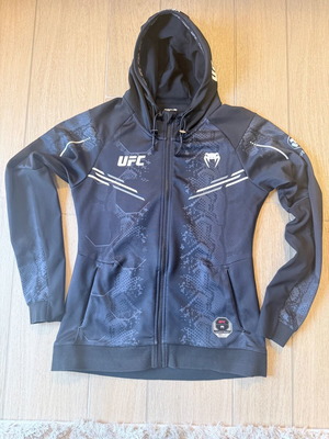 Venum women's sports jacket XL like new, black and grey