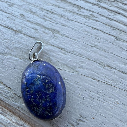 Pendant with lapis, like new, blue