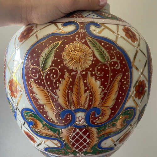 Satsuma vase like new with handmade decoration, large porcelain