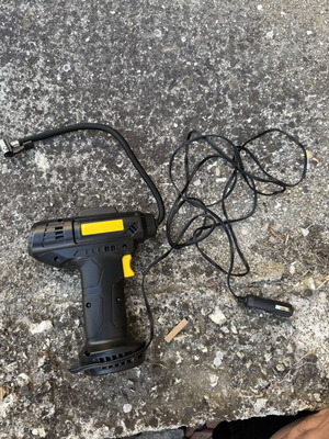 Portable 12V Car Air Compressor
