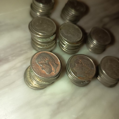 Δραχμές σαν καινούργιες, 82 τεμάχια 5 δραχμών με Αριστοτέλη, συν 30 συλλεκτικές