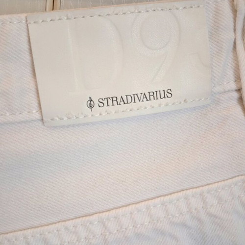 Stradivarius D93 white high-waist denim bermuda shorts like new, size 40