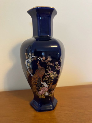 Decorative vase used, Japanese style