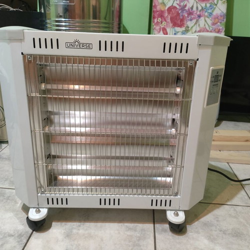Universe space heater new condition