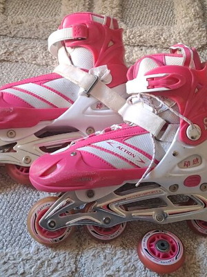 Used roller skates size 37-40 in good condition