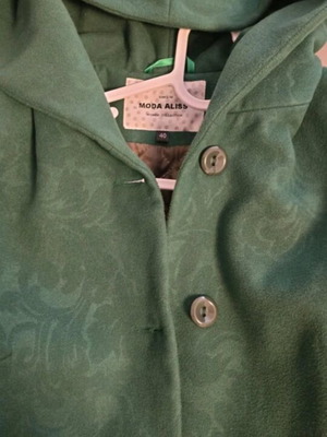 Green coat with embossed pattern like new, size 40