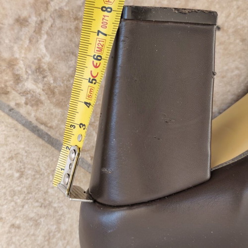 Brown leather ankle boots size 39 like new with thick heel
