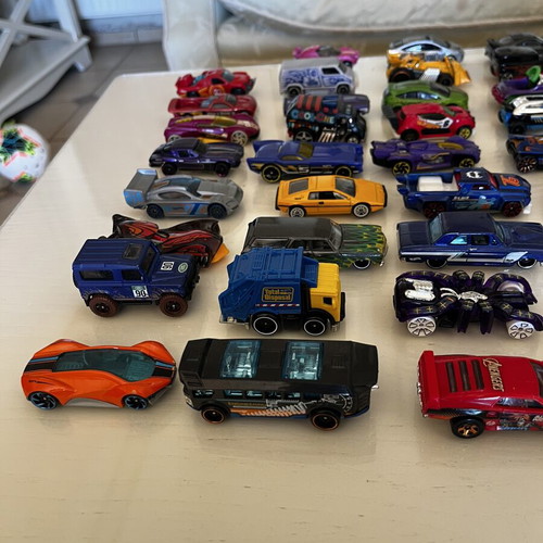 Hot Wheels toy cars used, pack of 50+ by Mattel