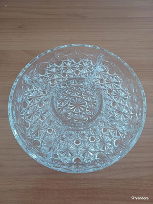 Vintage serving platter with compartments like new, 25 cm diameter