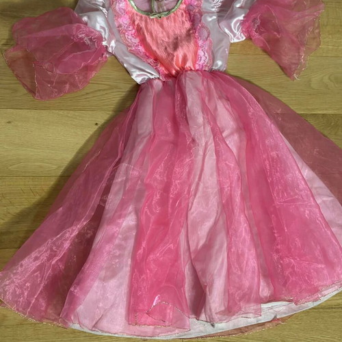 Children's carnival costumes used for ages 2-5
