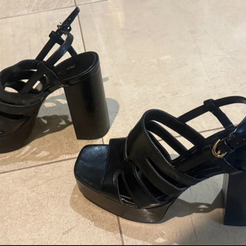 Zara leather platform sandals like new, size 39, black