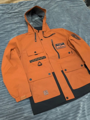 Leduntivo casual jacket нов, размер М, оранжев и черен