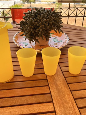 Vintage Tupperware set with jug and 4 glasses yellow