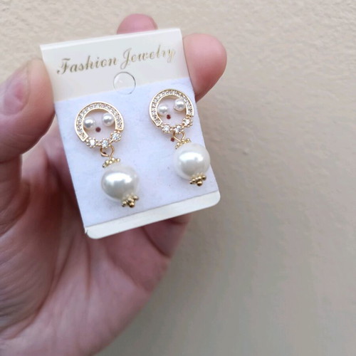 Handmade 18K gold-plated stud earrings with pearls and zircon