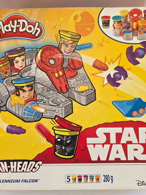 Hasbro Play-Doh Star Wars Millennium Falcon set
