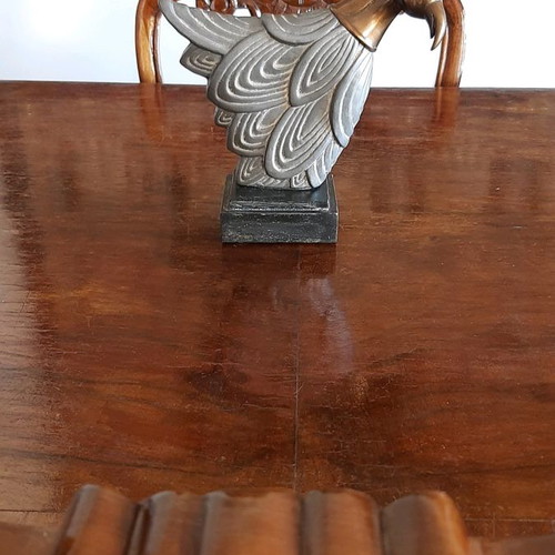 Decorative bird used with metal head and wooden base