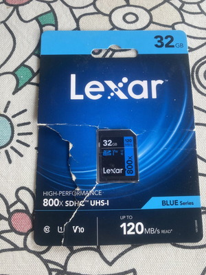 Lexar High-Performance 800x SDHC UHS-I 32 GB memory card like new