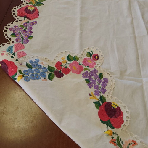 Handmade embroidery used 150x75