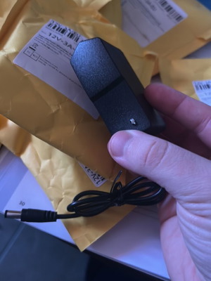 Φορτιστές 12V 3A σφραγισμένοι καινούργιοι με 3 βύσματα αντάπτορες